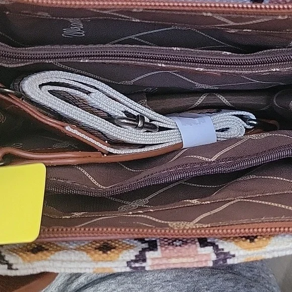 Wrangler Geometric Pattern Tote Bag - Picture 2 of 3